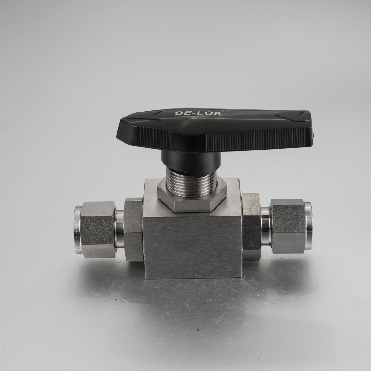 Instrument 2 Way Ball Valve OD End 