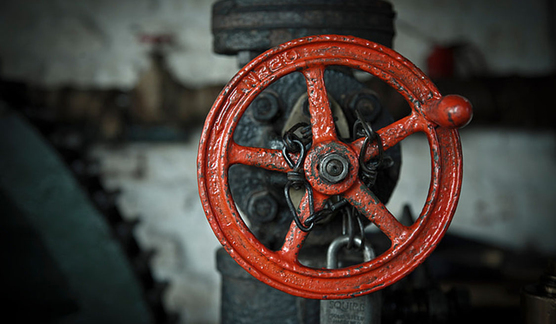 What are The Valves in The Petroleum Pipeline?
